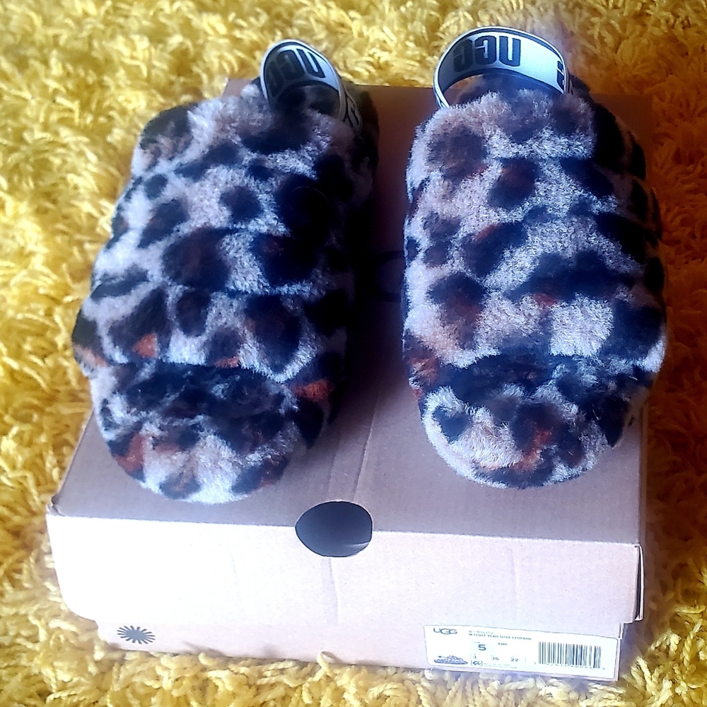 Womens UGG Fluff Leopard slides Size 5